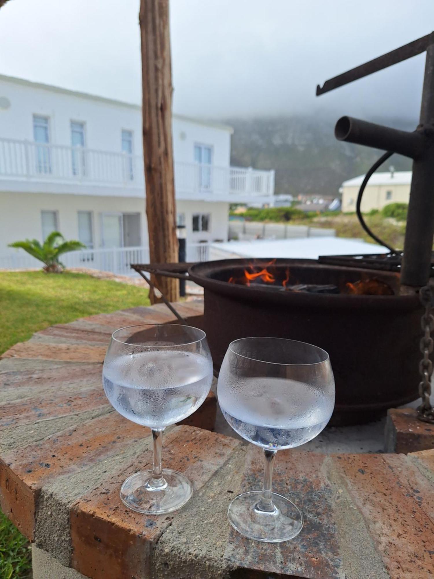 Nivenia Beach House Bettyʼs Bay エクステリア 写真
